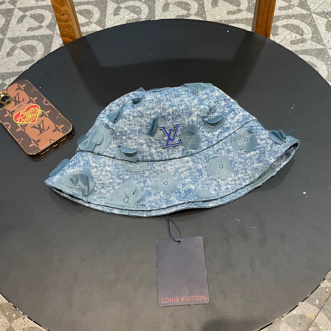 Louis Vuitton Caps